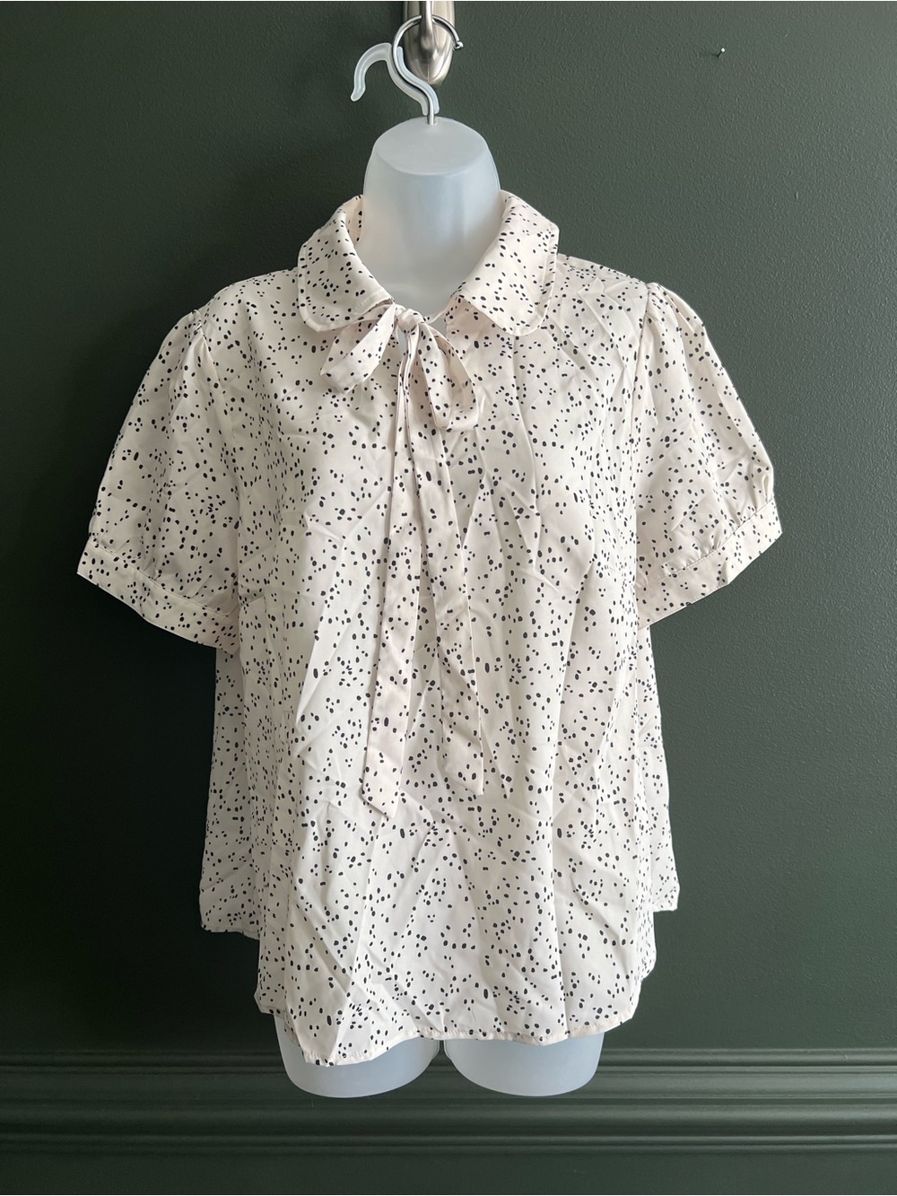 Allegra K Ivory Tie-Neck Short Sleeve Blouse with Black Dot Print